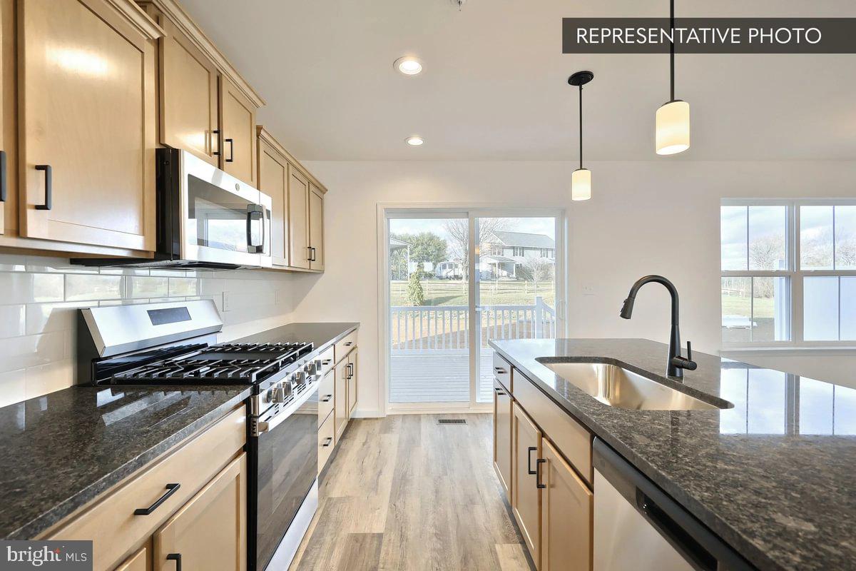 DEERFIELD ESTATES - Residential