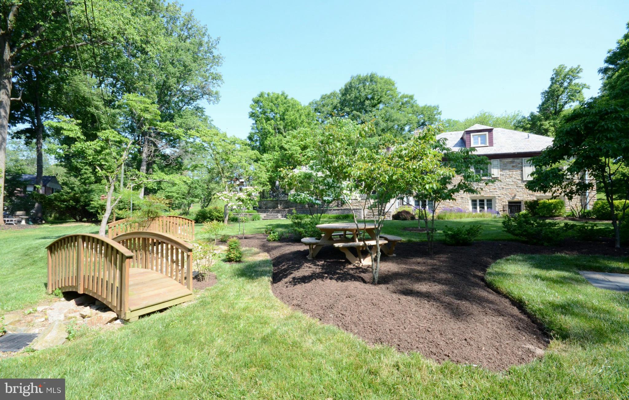 DUMBARTON - Residential