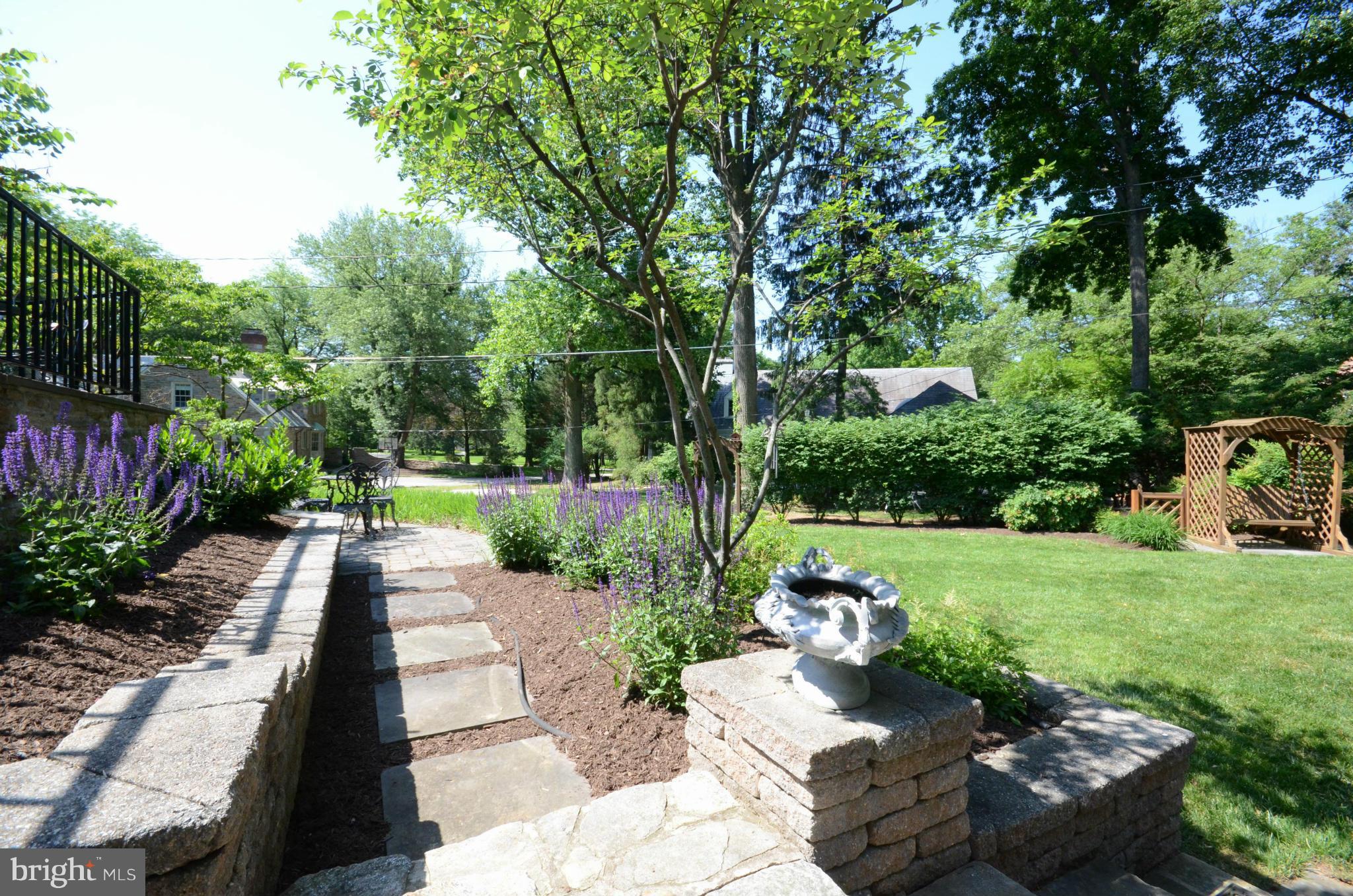 DUMBARTON - Residential