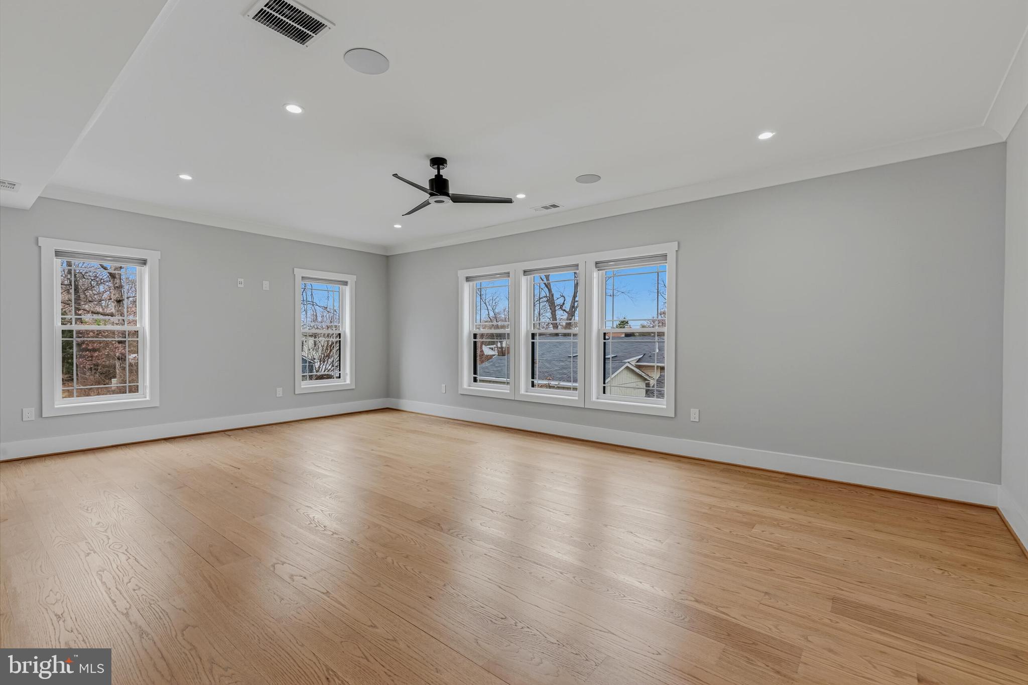 CHALET WOODS - Residential