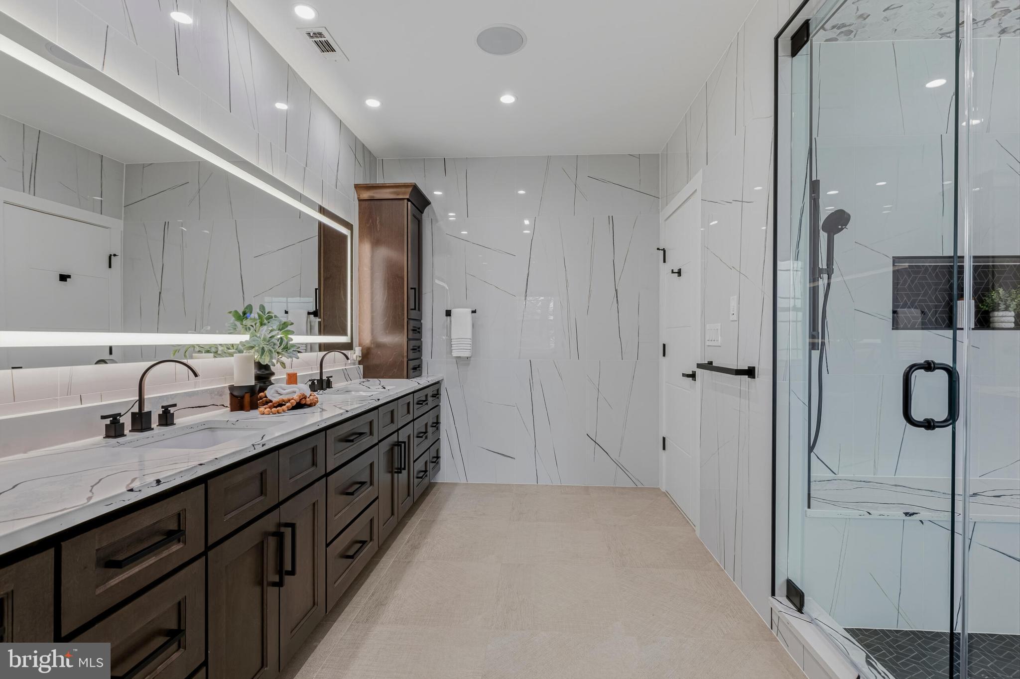 CHALET WOODS - Residential