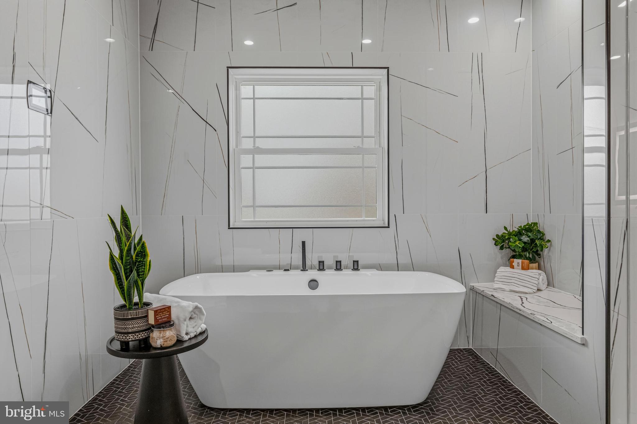 CHALET WOODS - Residential