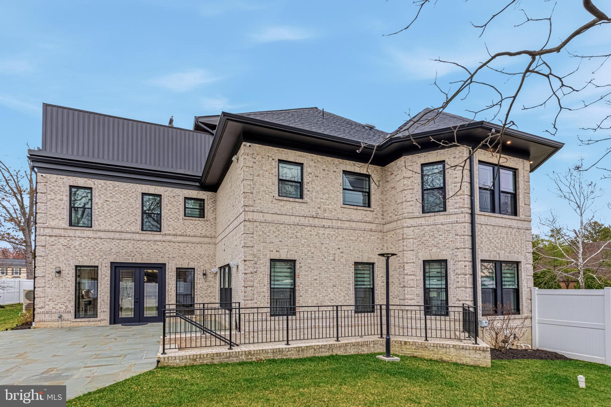 CHALET WOODS - Residential