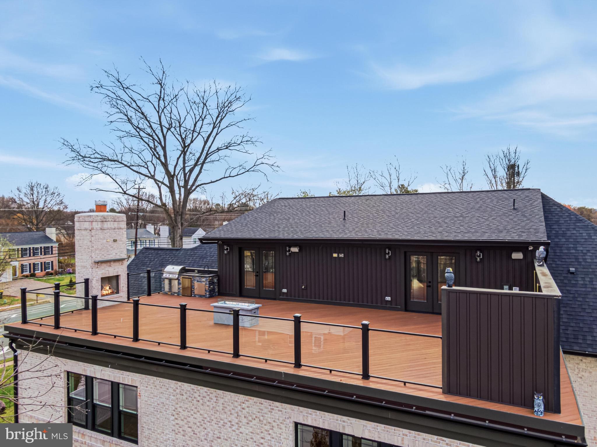 CHALET WOODS - Residential