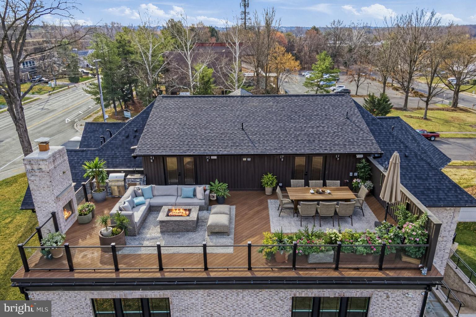 CHALET WOODS - Residential