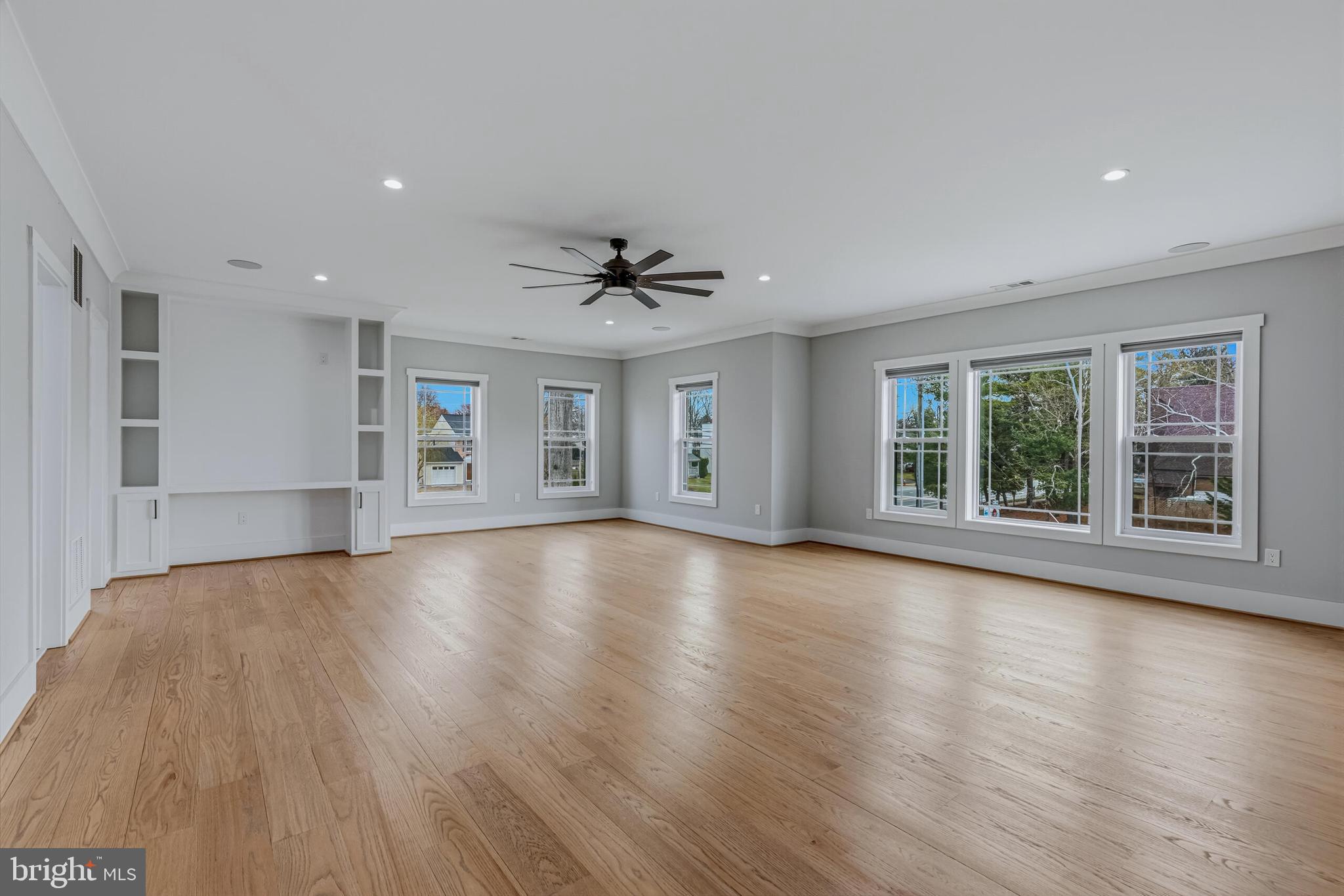 CHALET WOODS - Residential