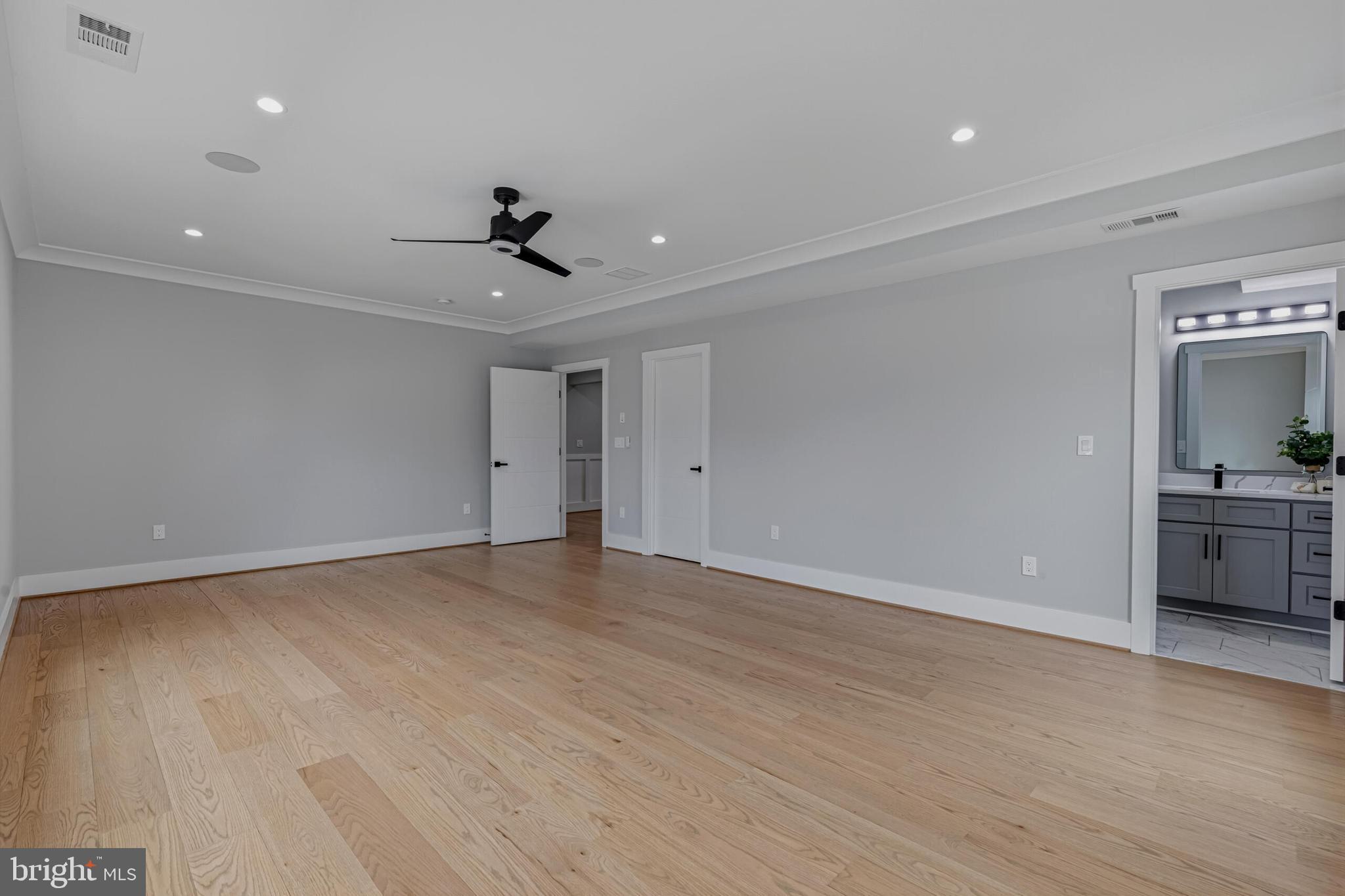 CHALET WOODS - Residential