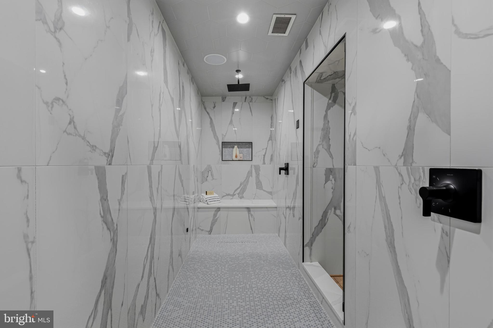 CHALET WOODS - Residential