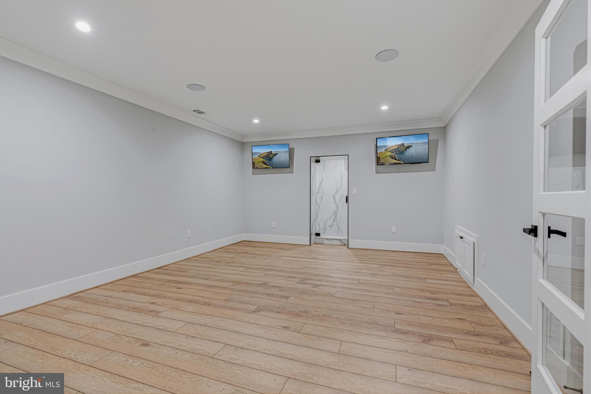 CHALET WOODS - Residential