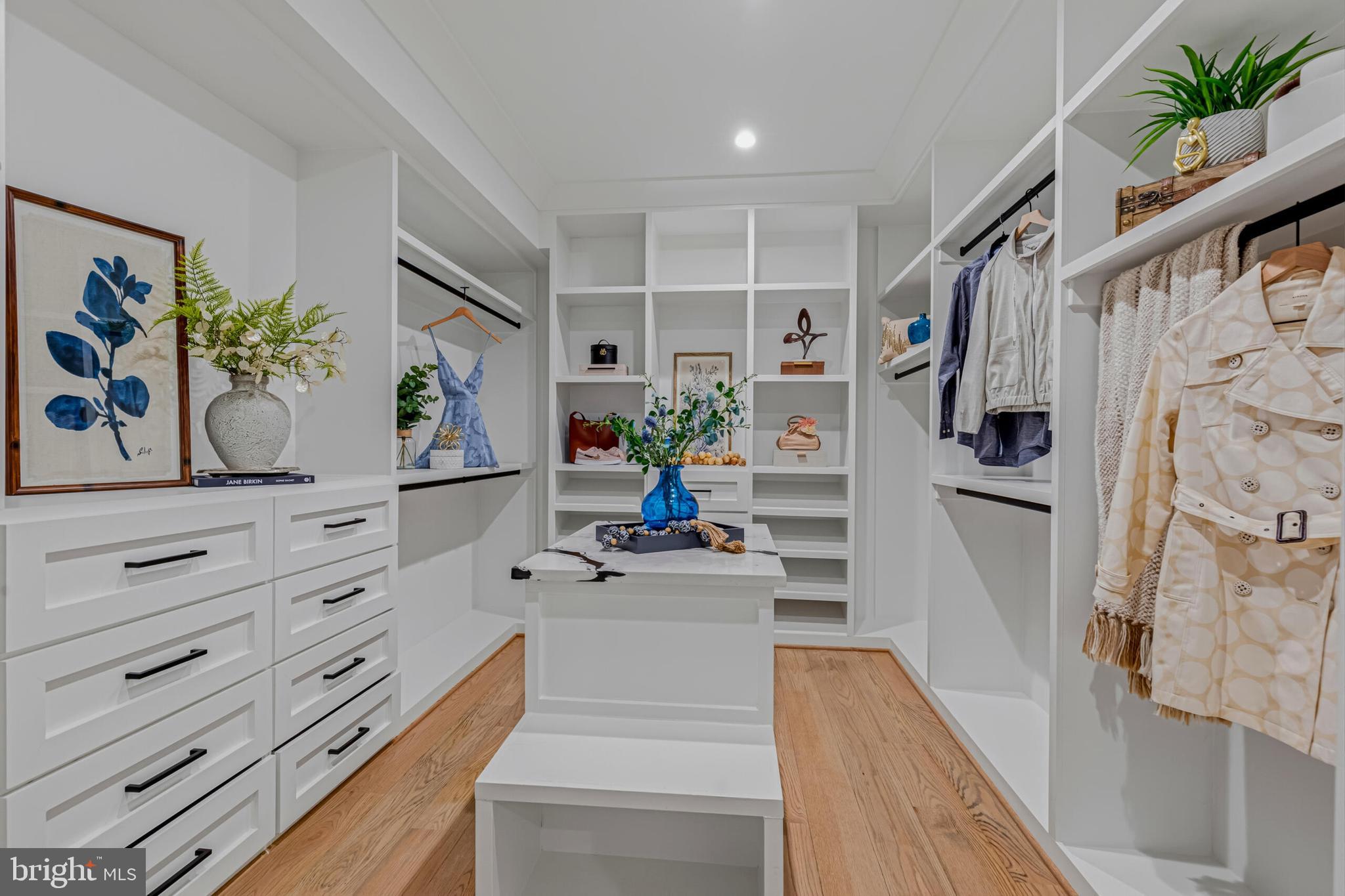 CHALET WOODS - Residential