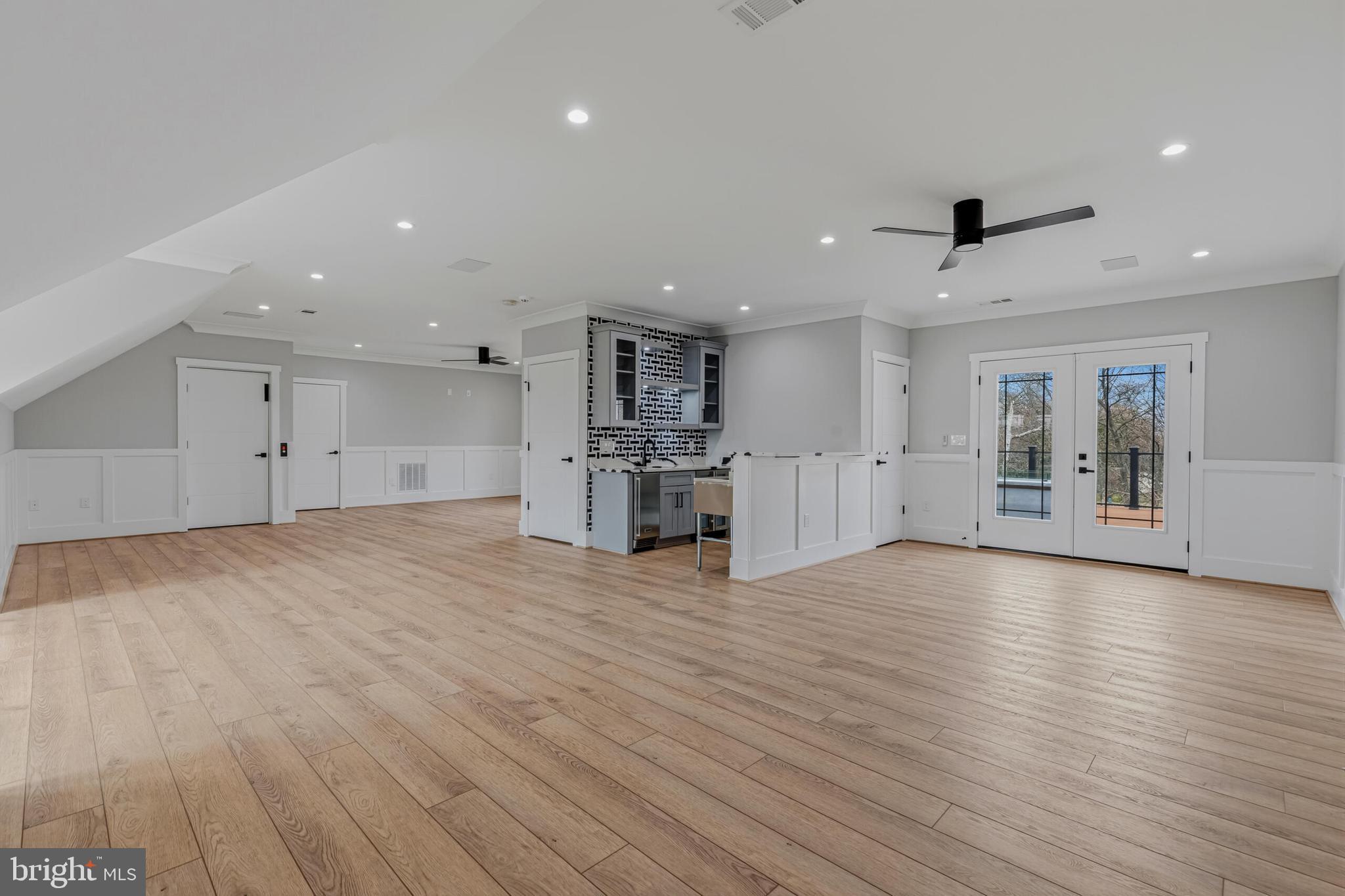 CHALET WOODS - Residential