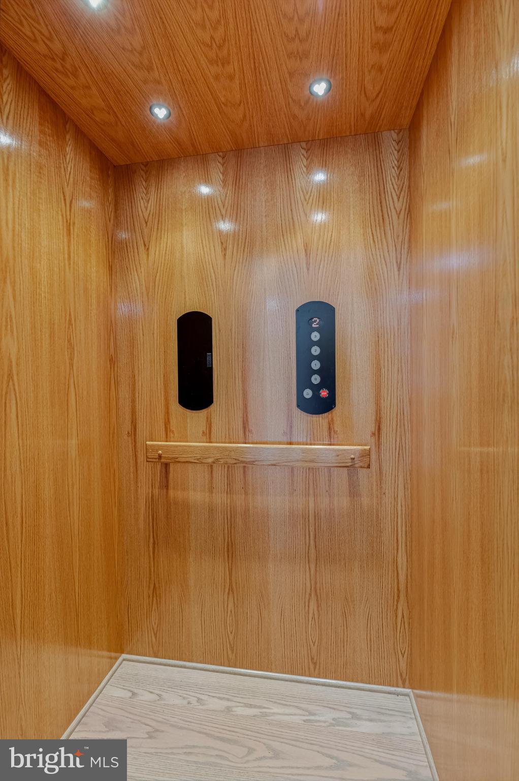 CHALET WOODS - Residential