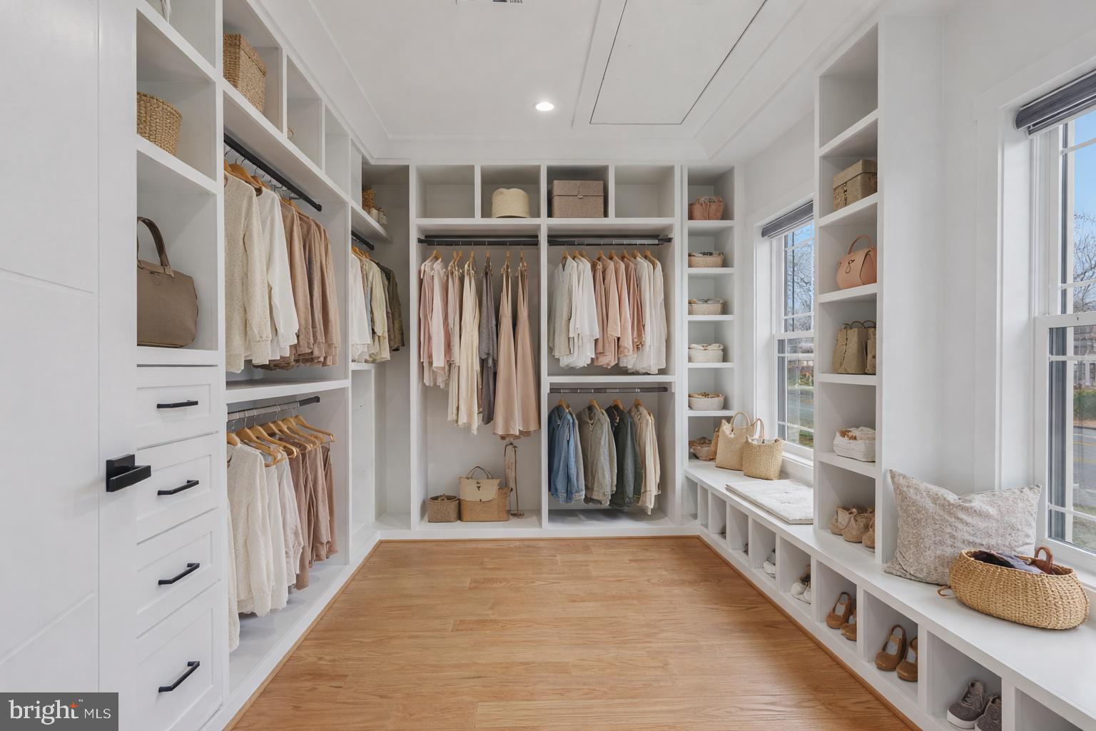 CHALET WOODS - Residential