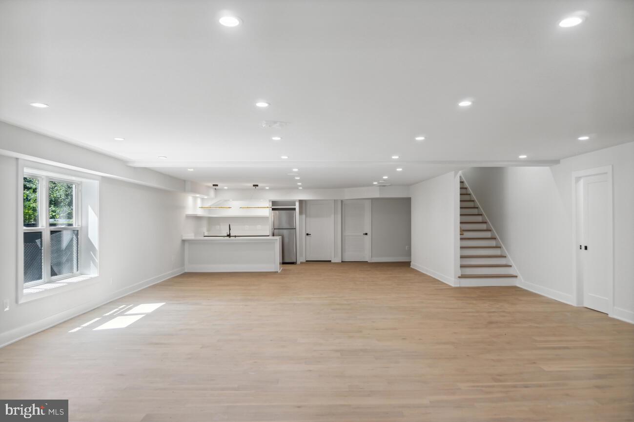 DONNA LEE GARDENS - Residential