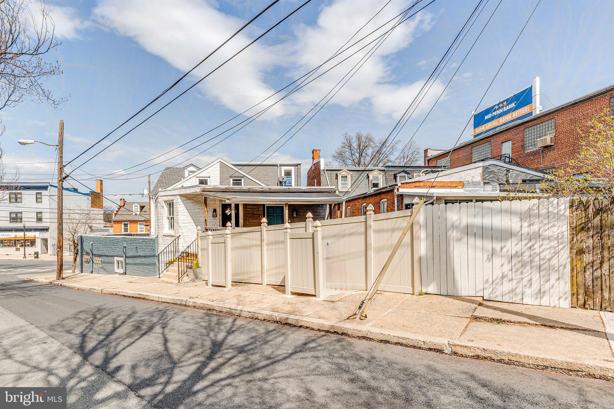 DOWNTOWN LANCASTER - Residential Income