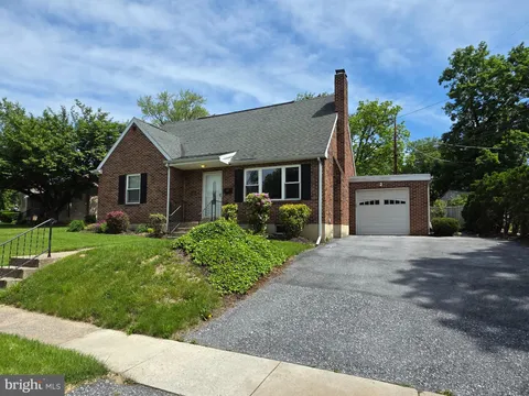 616 Sylvan Place, Harrisburg, PA MLS: PADA2045698