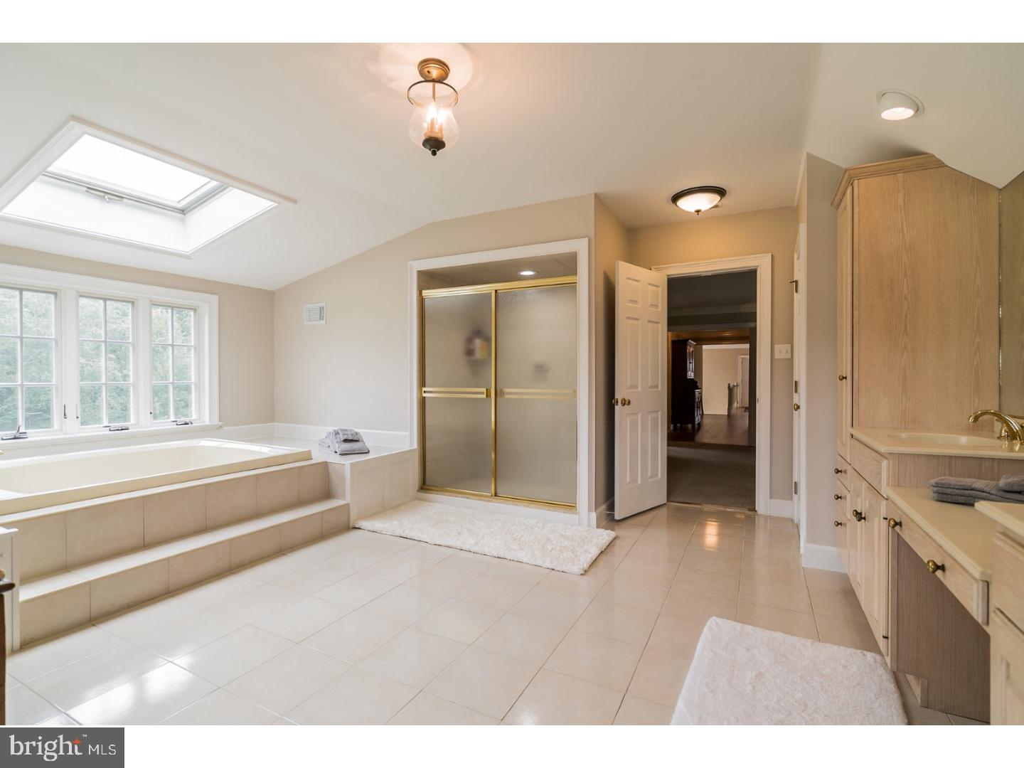 TOWER HILL - Residential