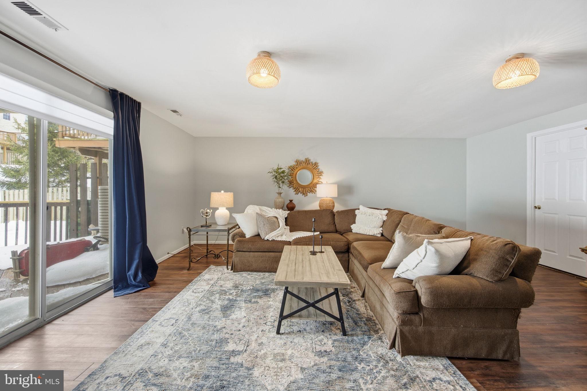 CROMWELL STATION - Residential