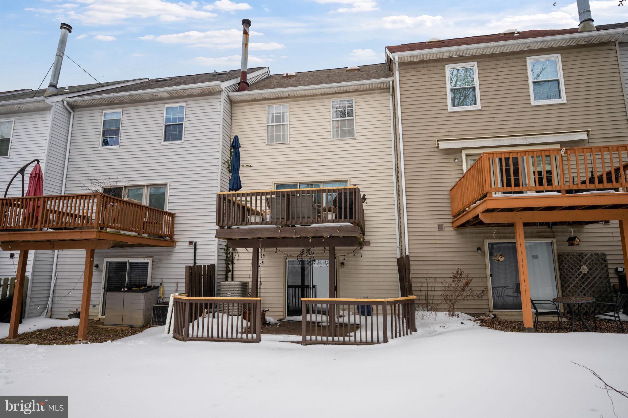 CROMWELL STATION - Residential