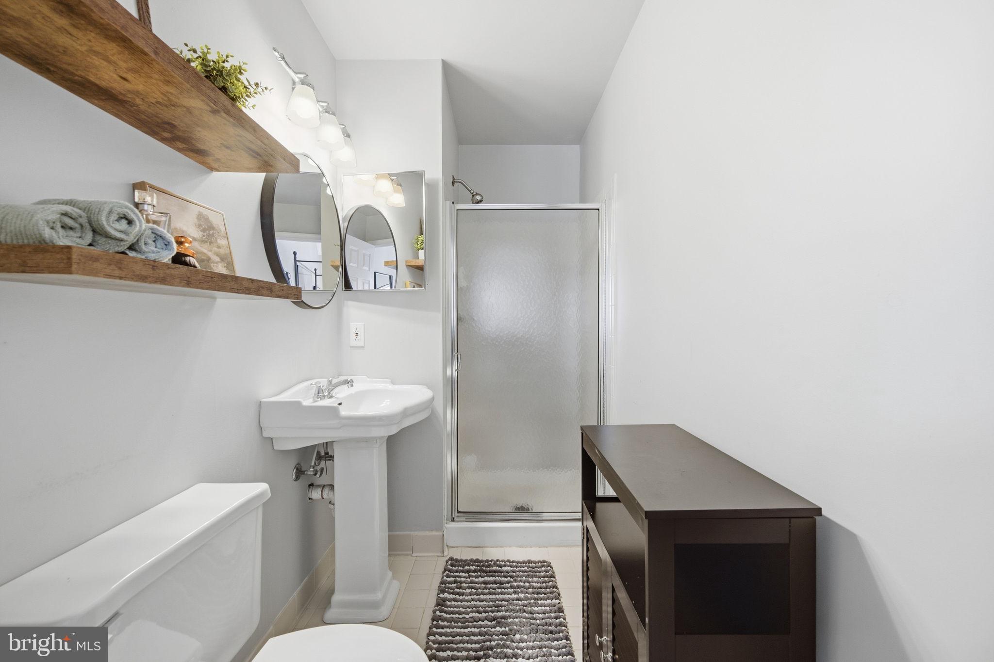 CROMWELL STATION - Residential