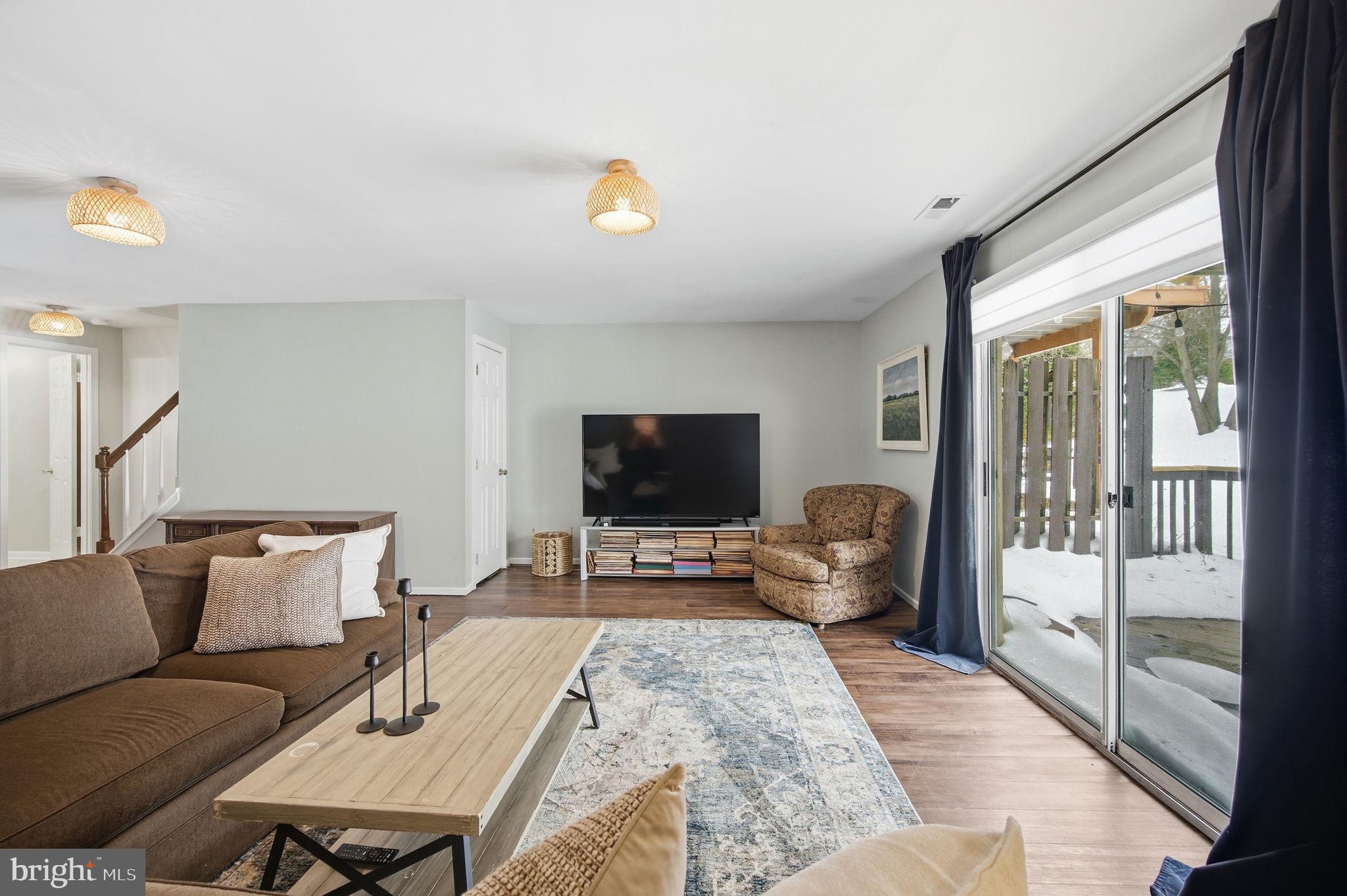 CROMWELL STATION - Residential