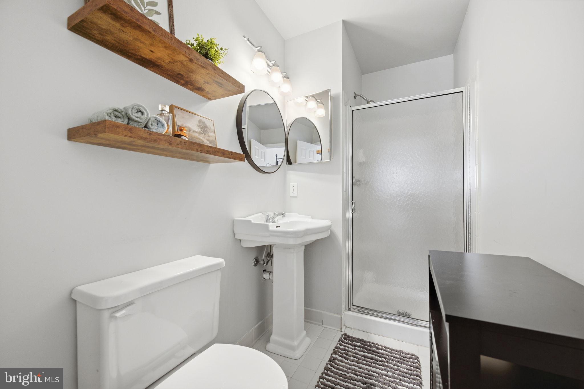 CROMWELL STATION - Residential