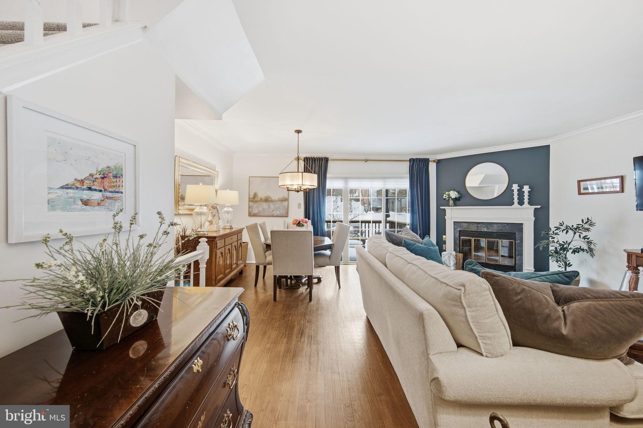 CROMWELL STATION - Residential