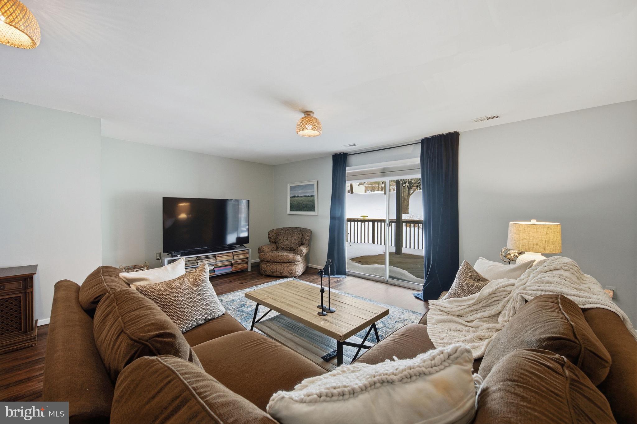 CROMWELL STATION - Residential