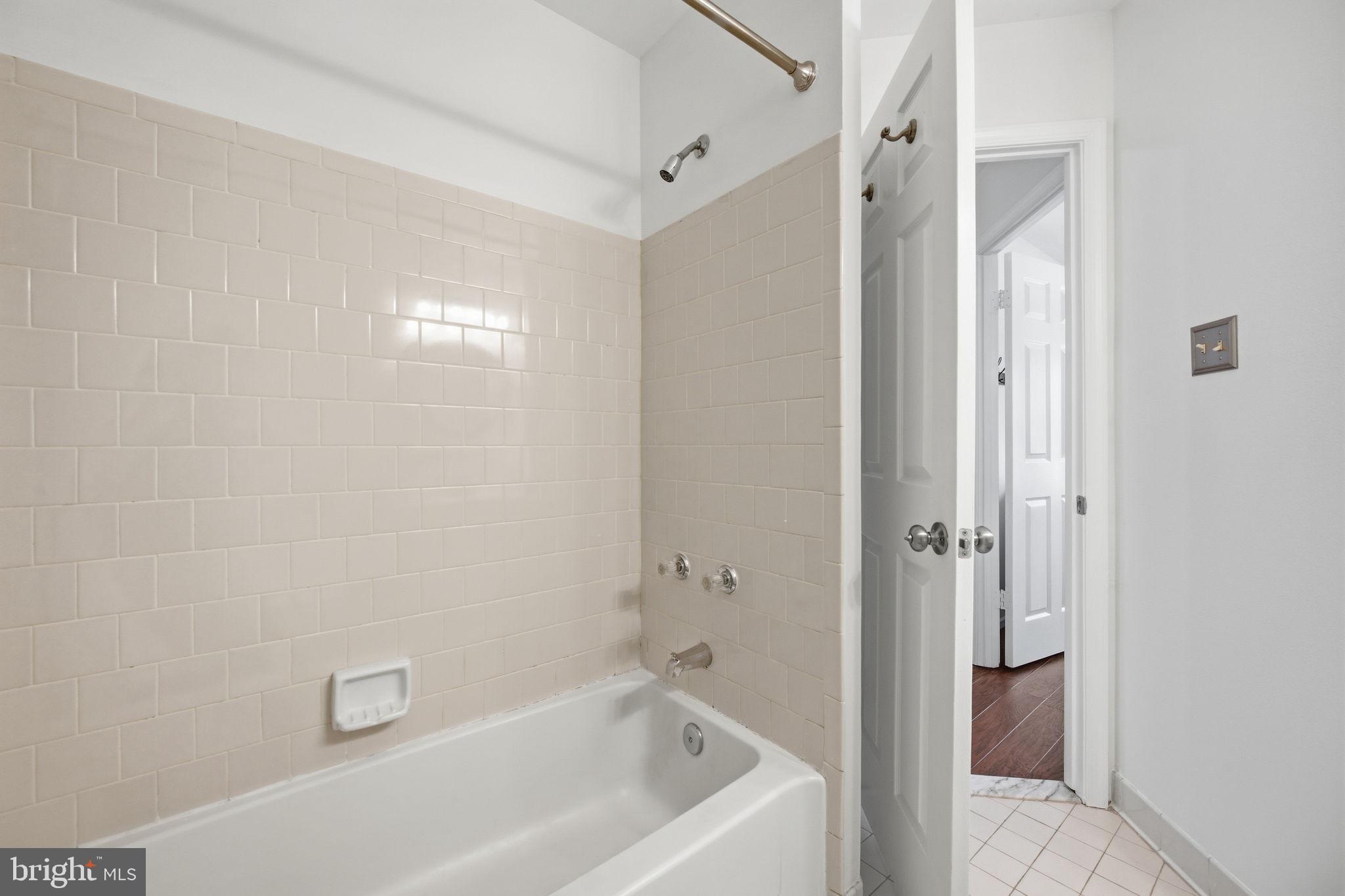 CROMWELL STATION - Residential