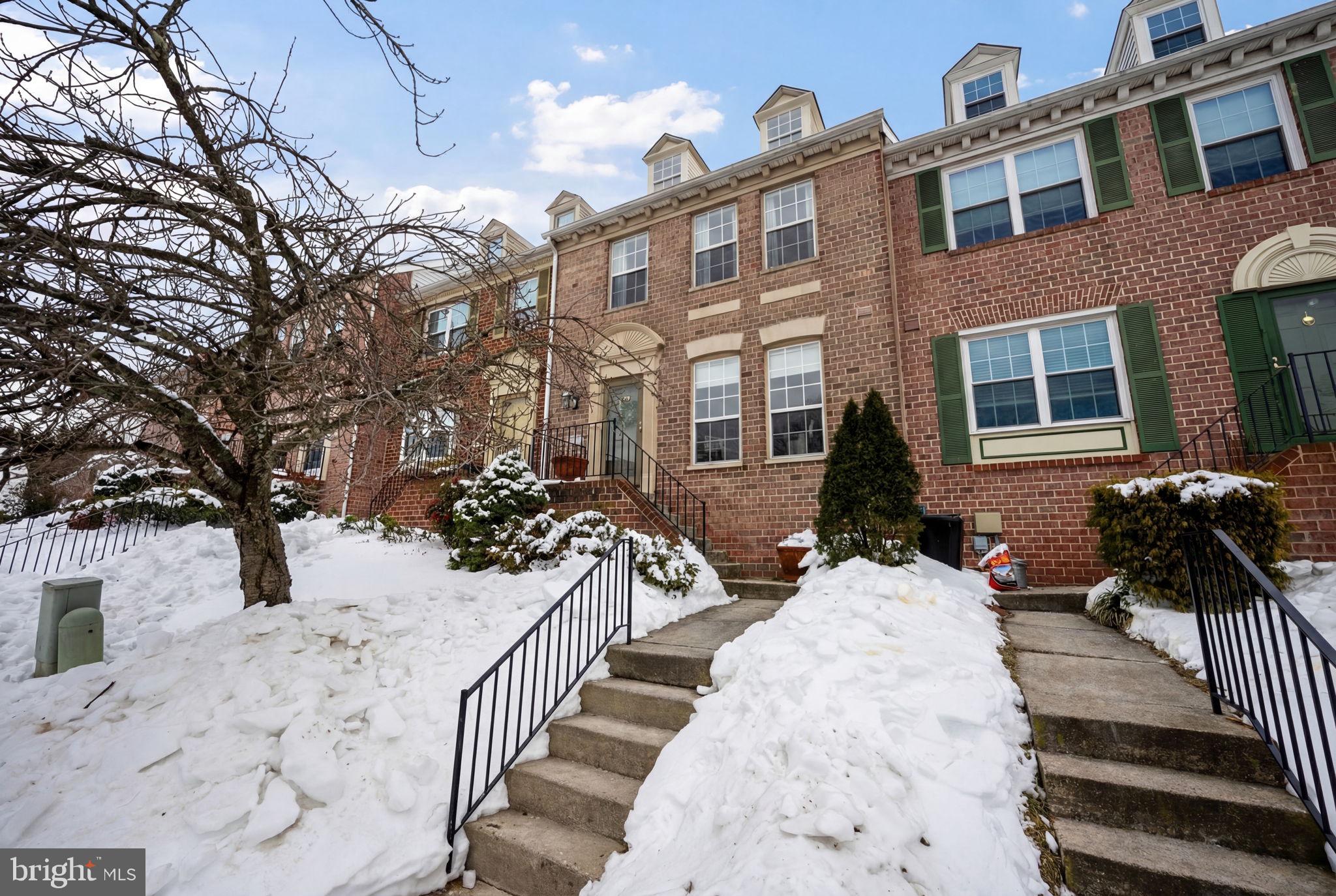 CROMWELL STATION - Residential