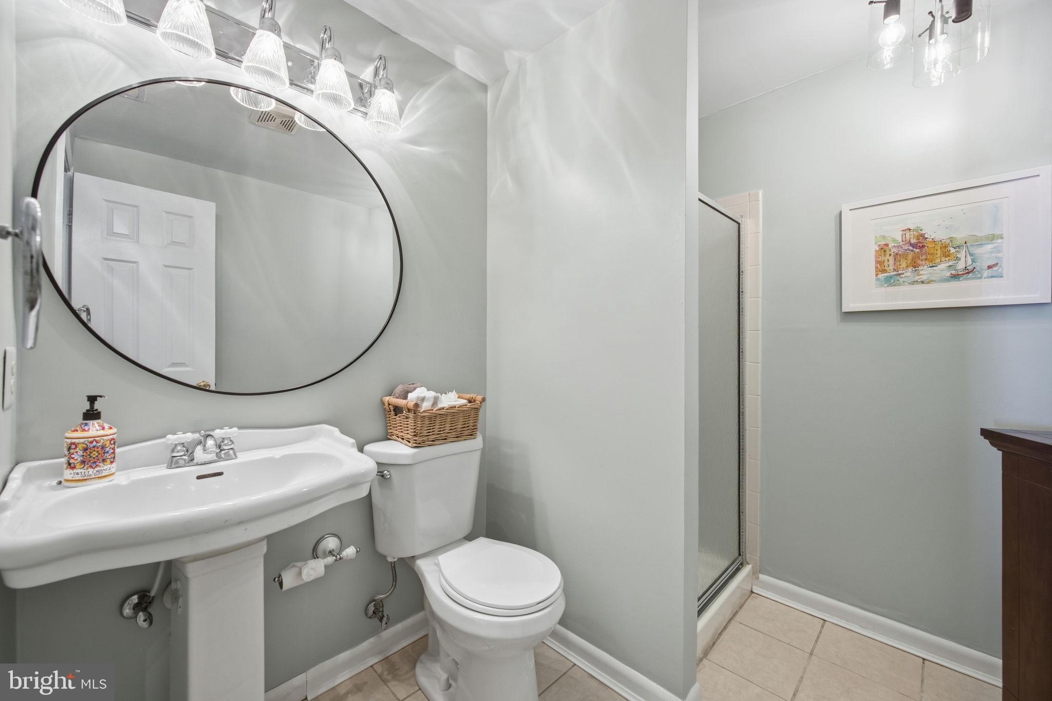 CROMWELL STATION - Residential