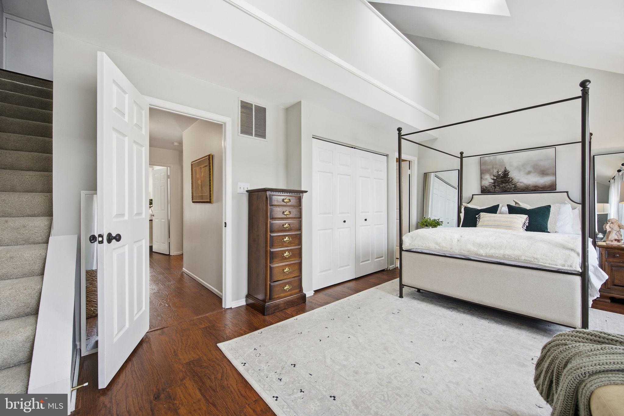 CROMWELL STATION - Residential