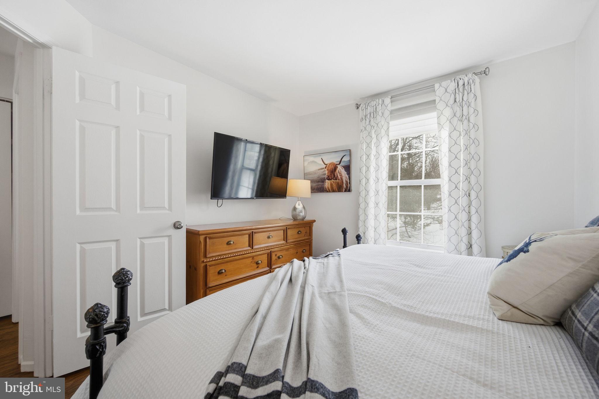 CROMWELL STATION - Residential