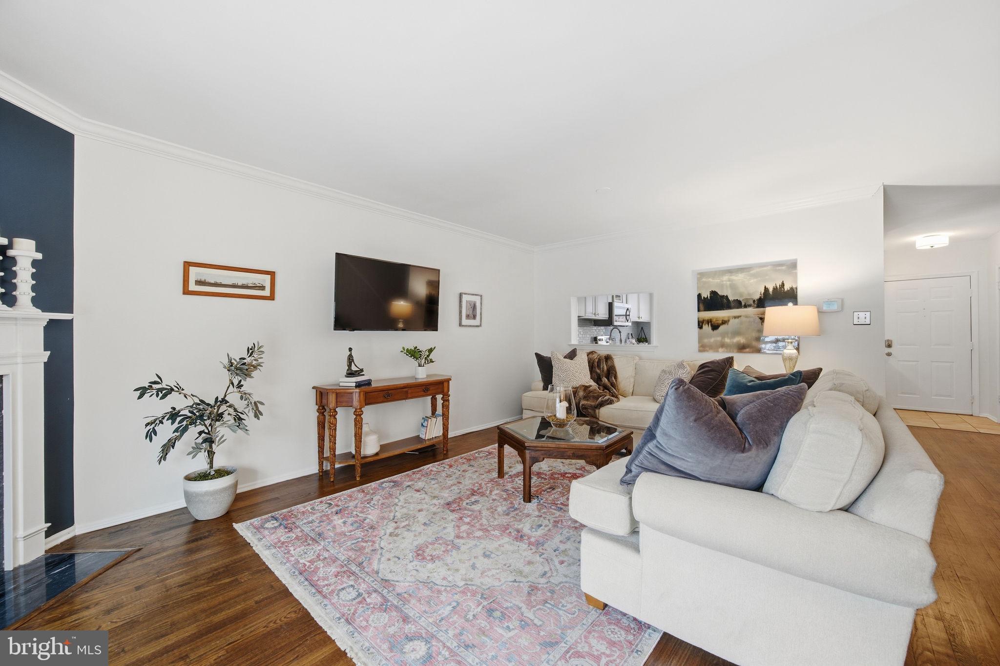 CROMWELL STATION - Residential