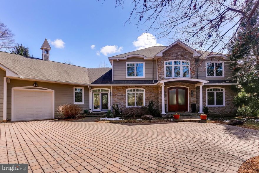 Impeccable 6BR 6.5BA custom home in highly coveted Glen Oban. Tucked away on a private lot, this home features an open floor plan, 1st floor master suite, home theater and wine cellar. Gorgeous kitchen w/ large island, eat in area and opening to family room w fireplace. Great room off kitchen w/ wet bar leading out to backdoor oasis w/ large patio and in-ground pool. Amenity rich community.