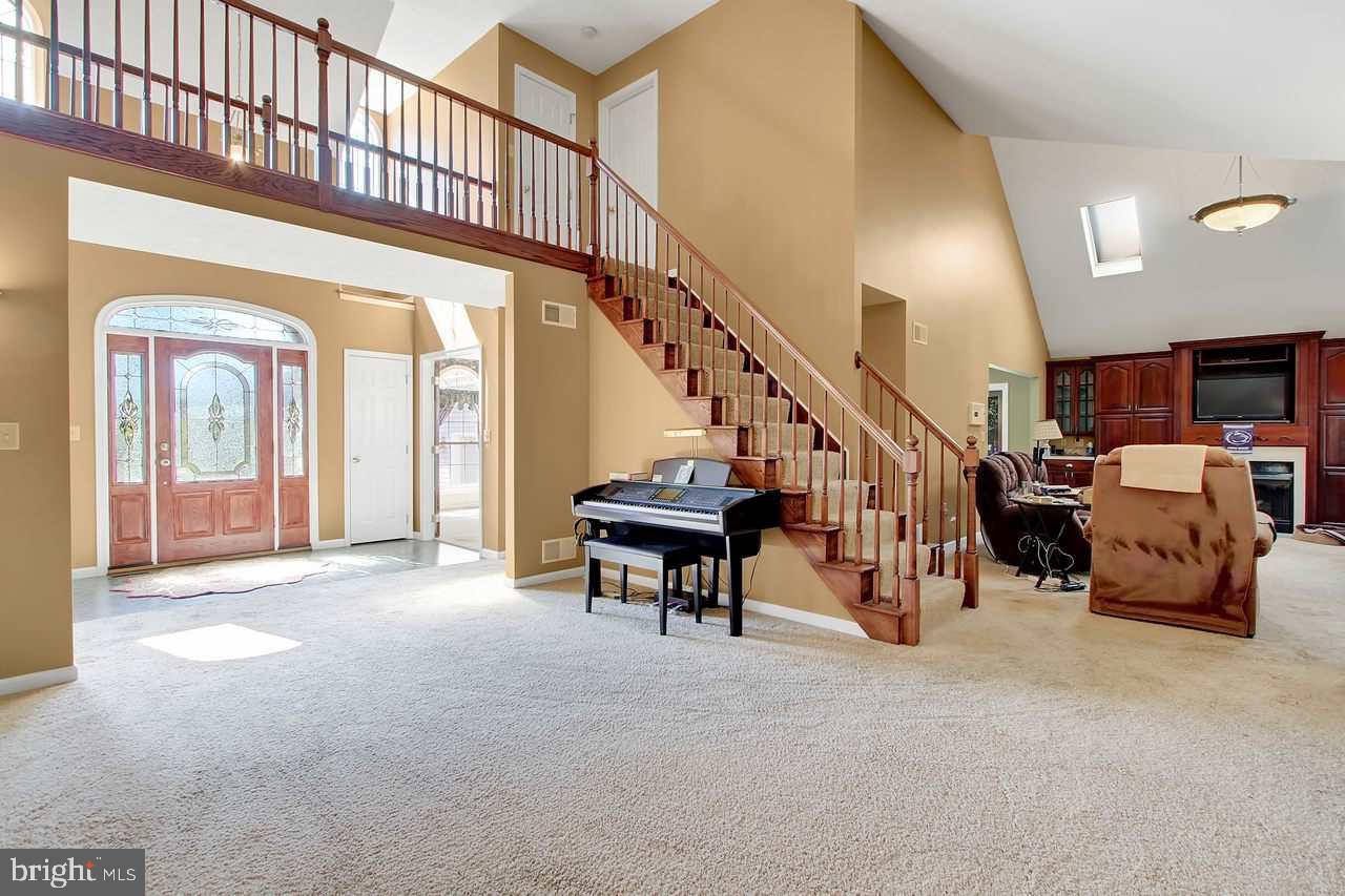 HUNTERS CROSSING - Residential