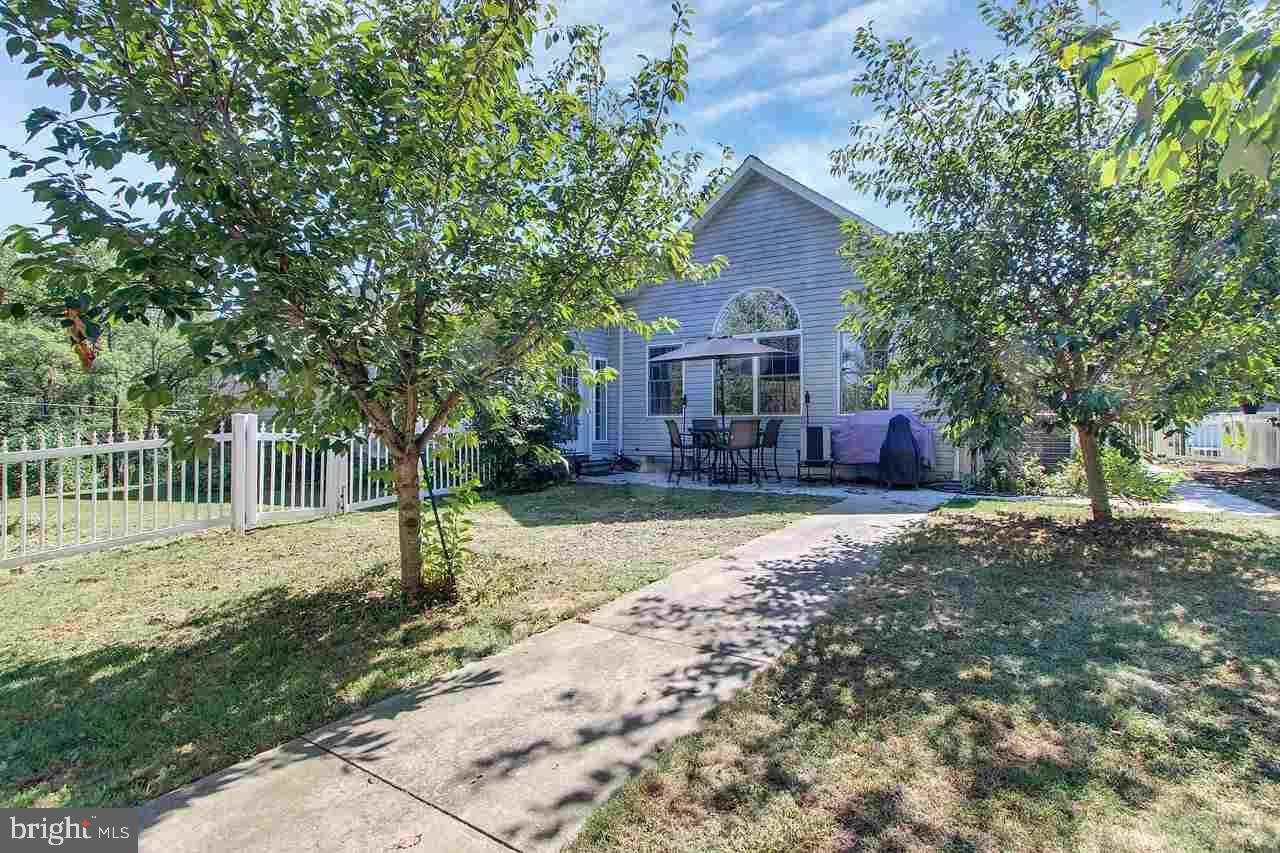 HUNTERS CROSSING - Residential