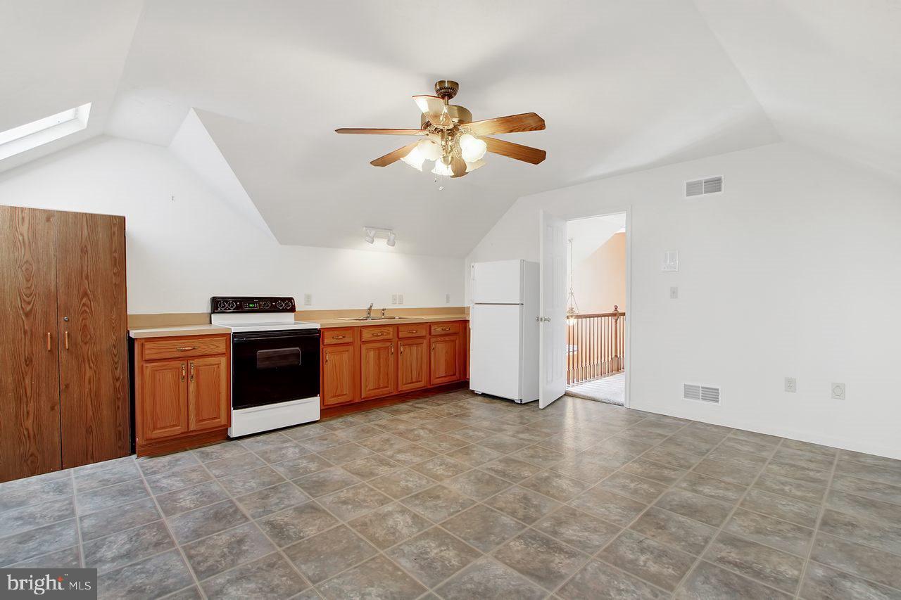 HUNTERS CROSSING - Residential