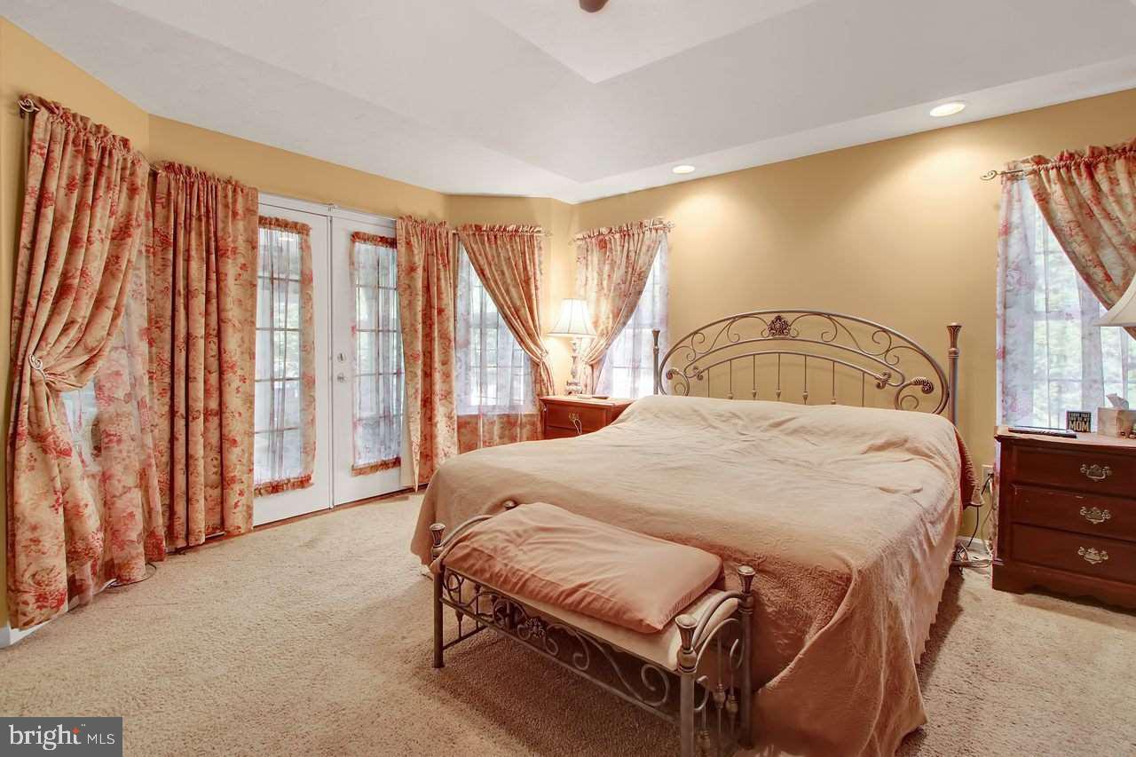 HUNTERS CROSSING - Residential