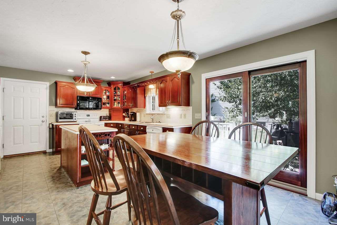 HUNTERS CROSSING - Residential