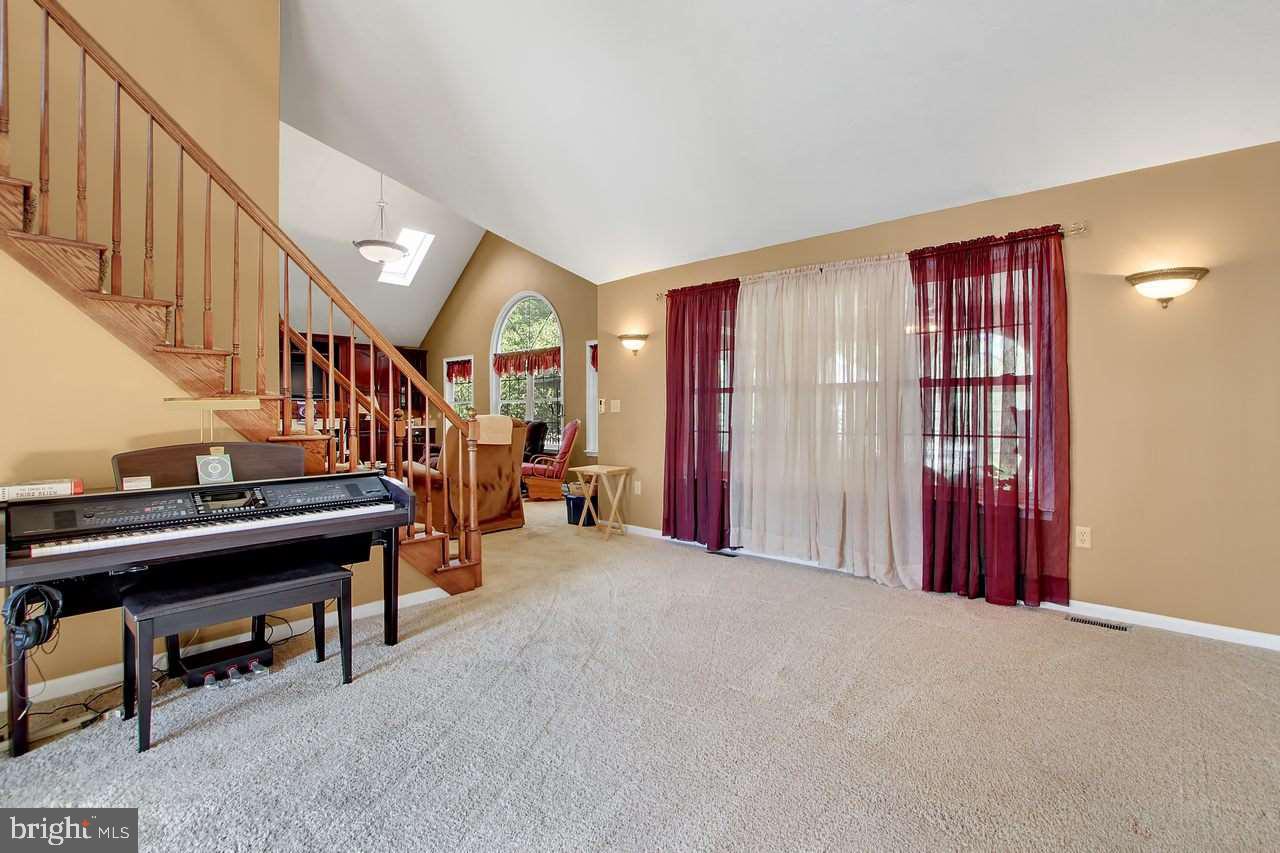 HUNTERS CROSSING - Residential