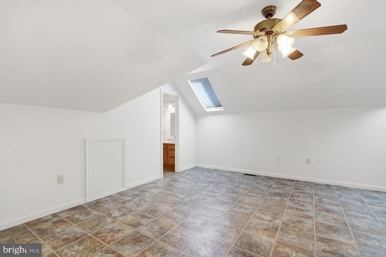 HUNTERS CROSSING - Residential
