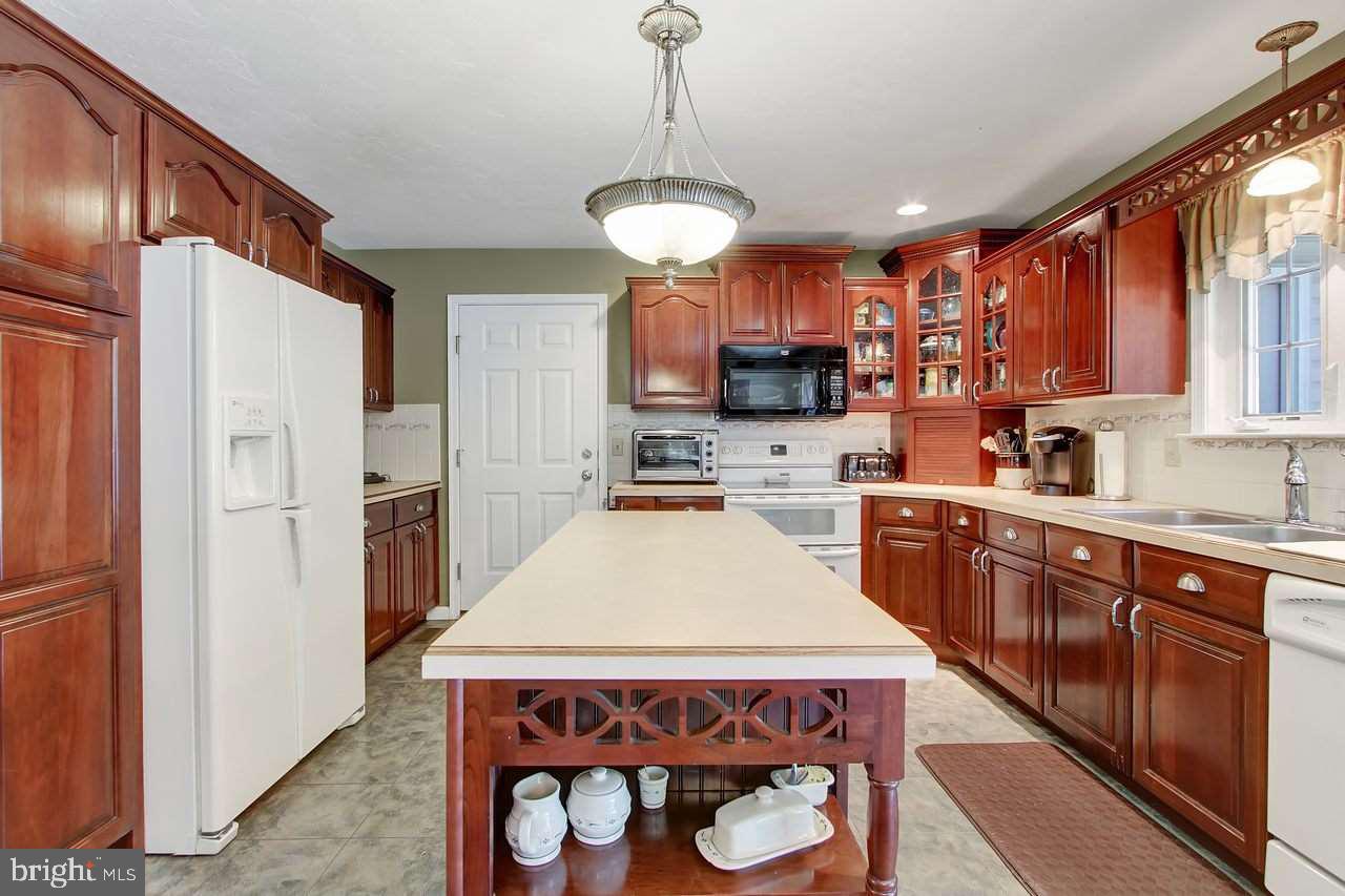 HUNTERS CROSSING - Residential
