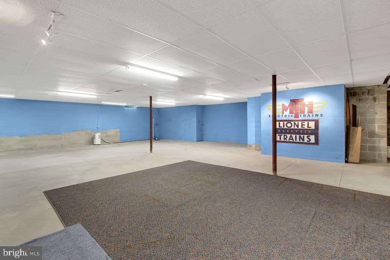 HUNTERS CROSSING - Residential