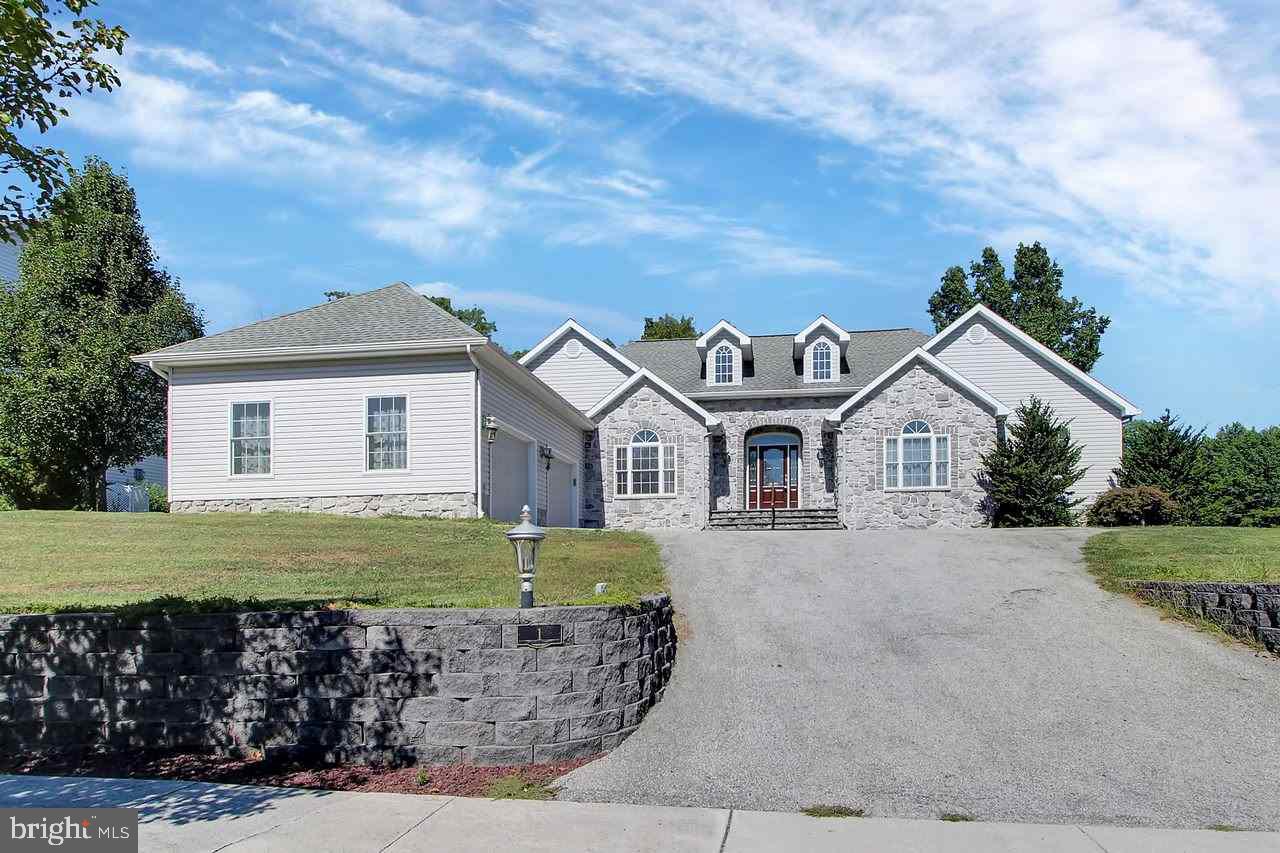 HUNTERS CROSSING - Residential