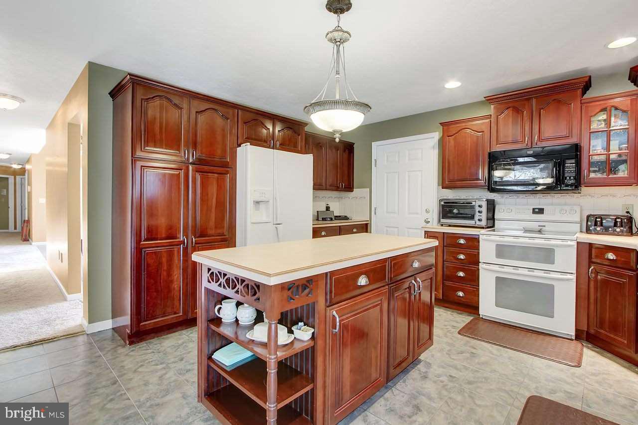 HUNTERS CROSSING - Residential