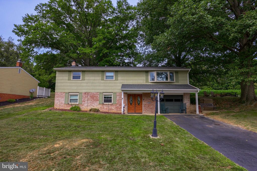 Photo of 135 N 14th Street, Columbia, PA 17512 (MLS # PALA2054742)