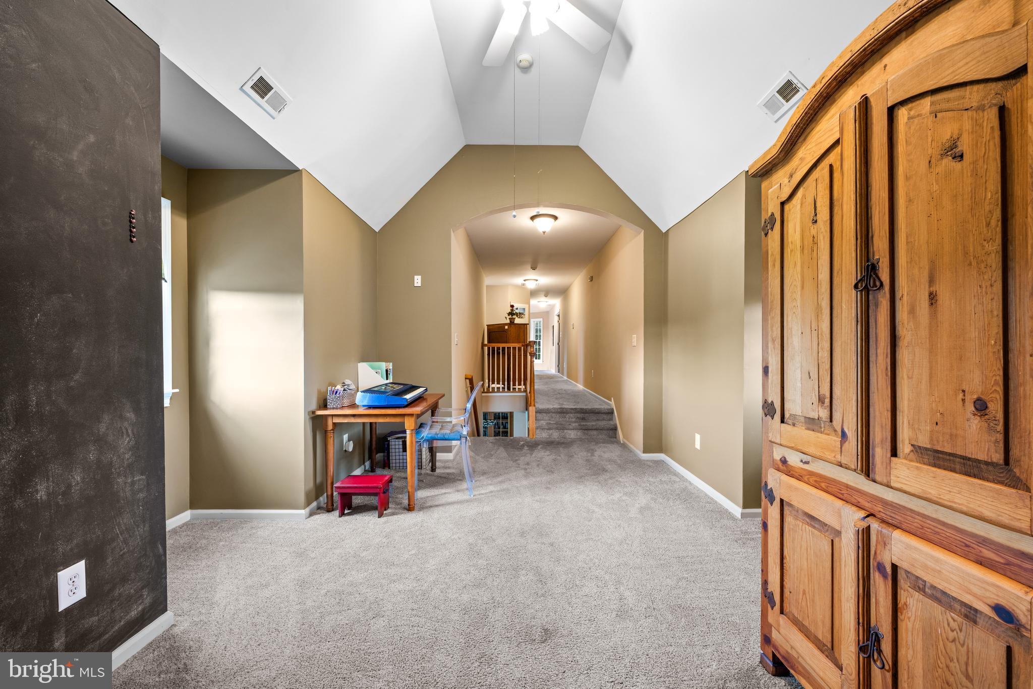 COUNTRY LANE - Residential