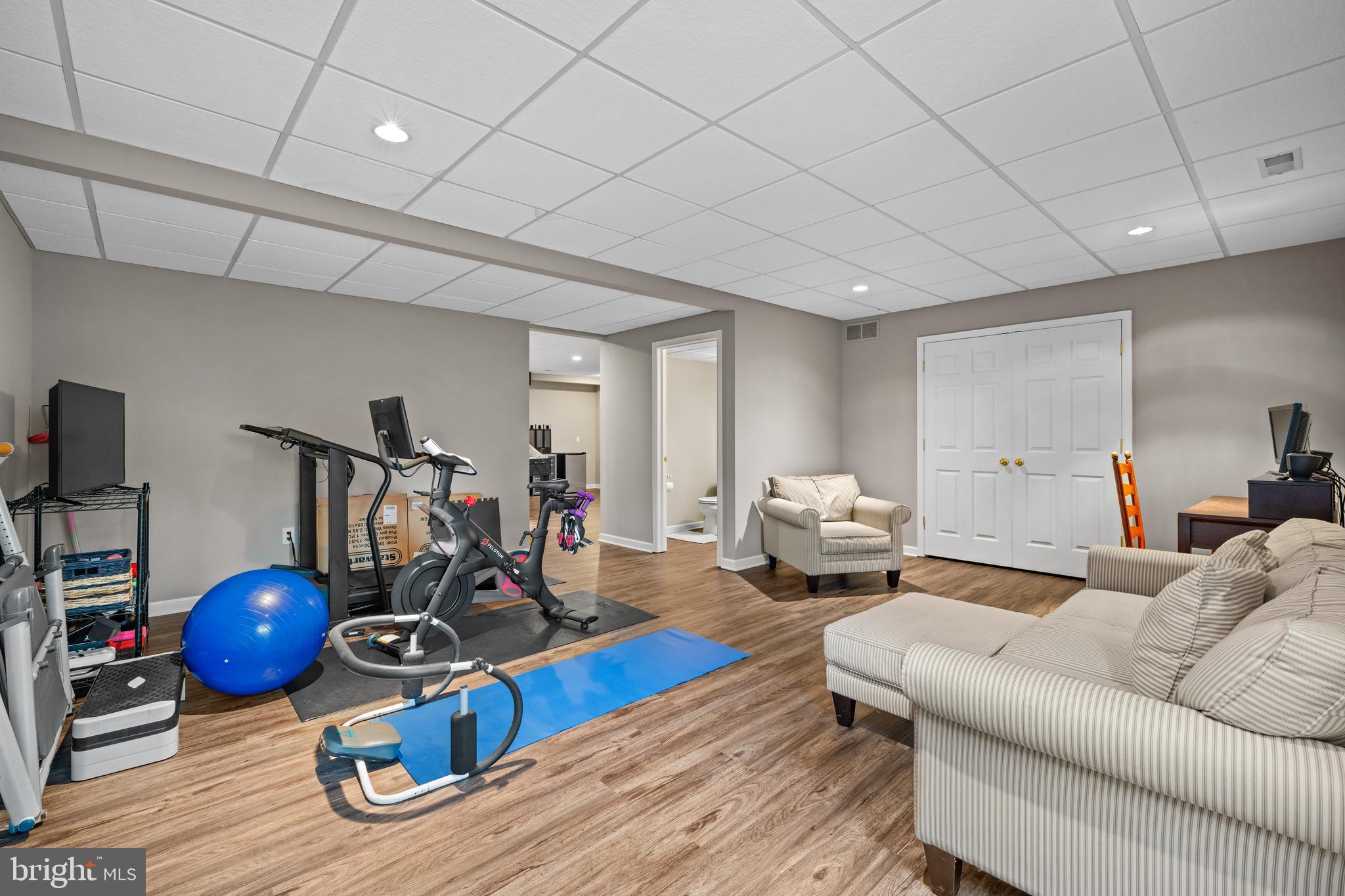 COUNTRY LANE - Residential