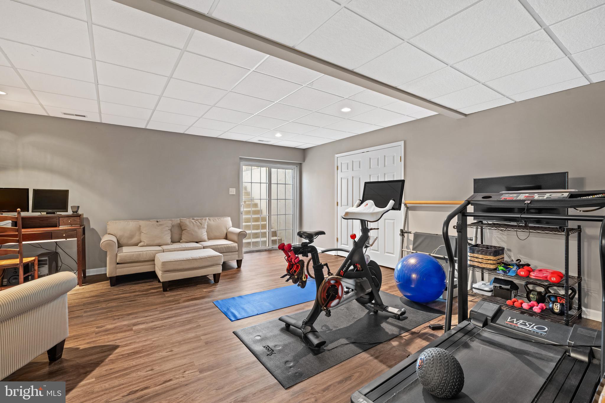 COUNTRY LANE - Residential